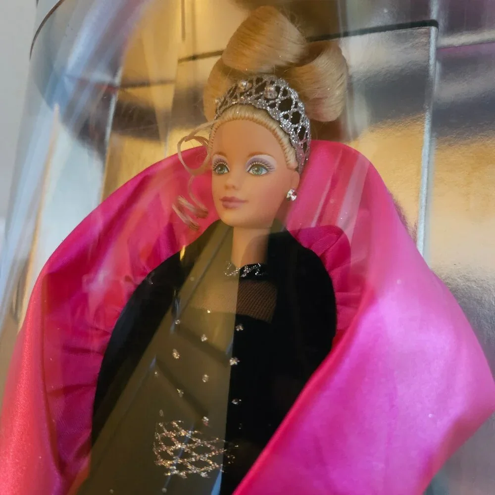 RARE NRFB MATTEL 1998 HAPPY HOLIDAYS SPECIAL EDITION CHRISTMAS BARBIE DOLL 20200